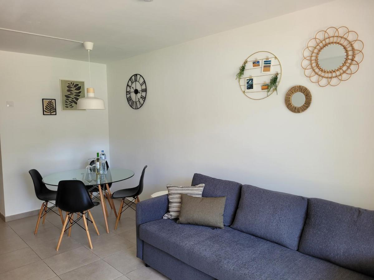 Beautiful, Modern Apartment In Sunny คอร์ราเลโฮ ภายนอก รูปภาพ
