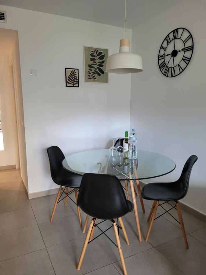 Beautiful, Modern Apartment In Sunny คอร์ราเลโฮ ภายนอก รูปภาพ